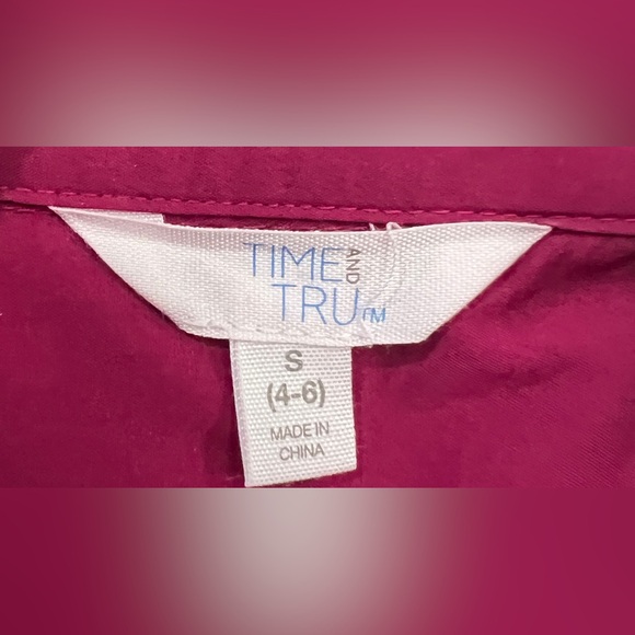 Women’s Time & True Burgundy Long Sleeve Button Down Shirt Size S (4-6) - Picture 6 of 8